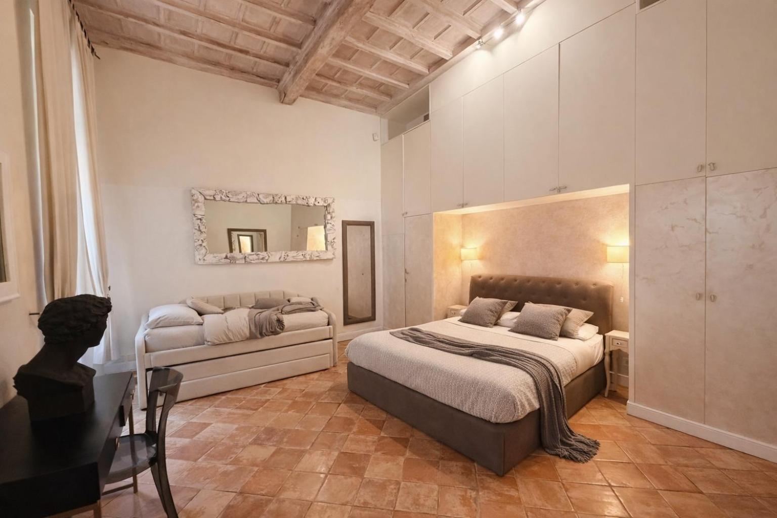 Luxury Apartment In Via Dei Cartari Spacious, Elegant, Central Rome, Rome